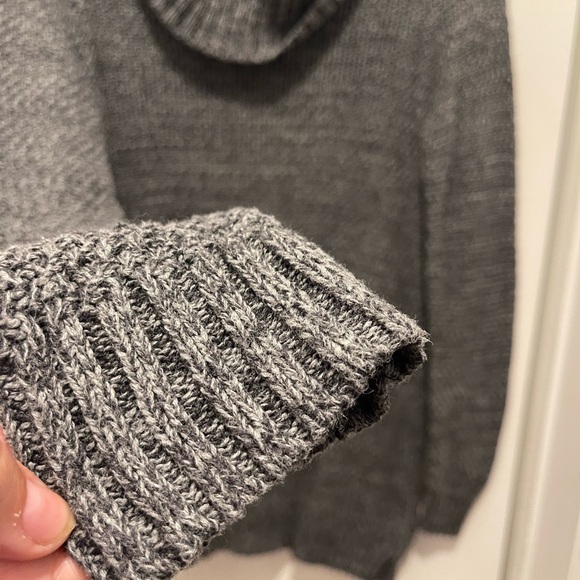 Hilary Radley grey knit turtleneck sweater. Size small - Picture 6 of 8